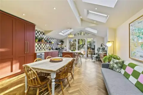 Looking in Teddington?, undefined