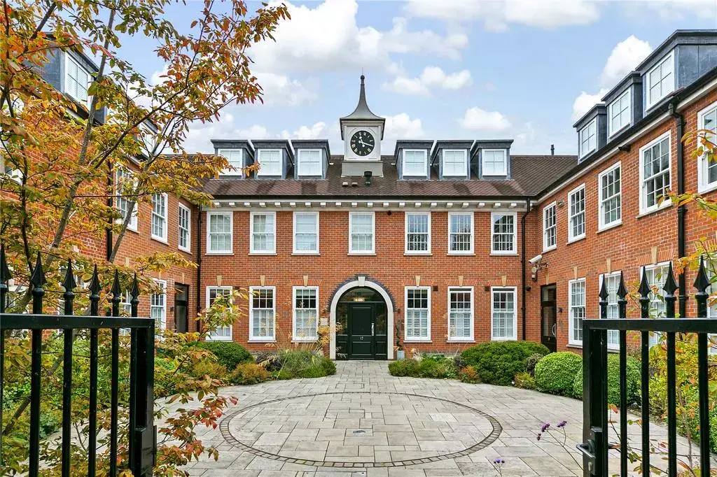 Looking in Hampton?, undefined