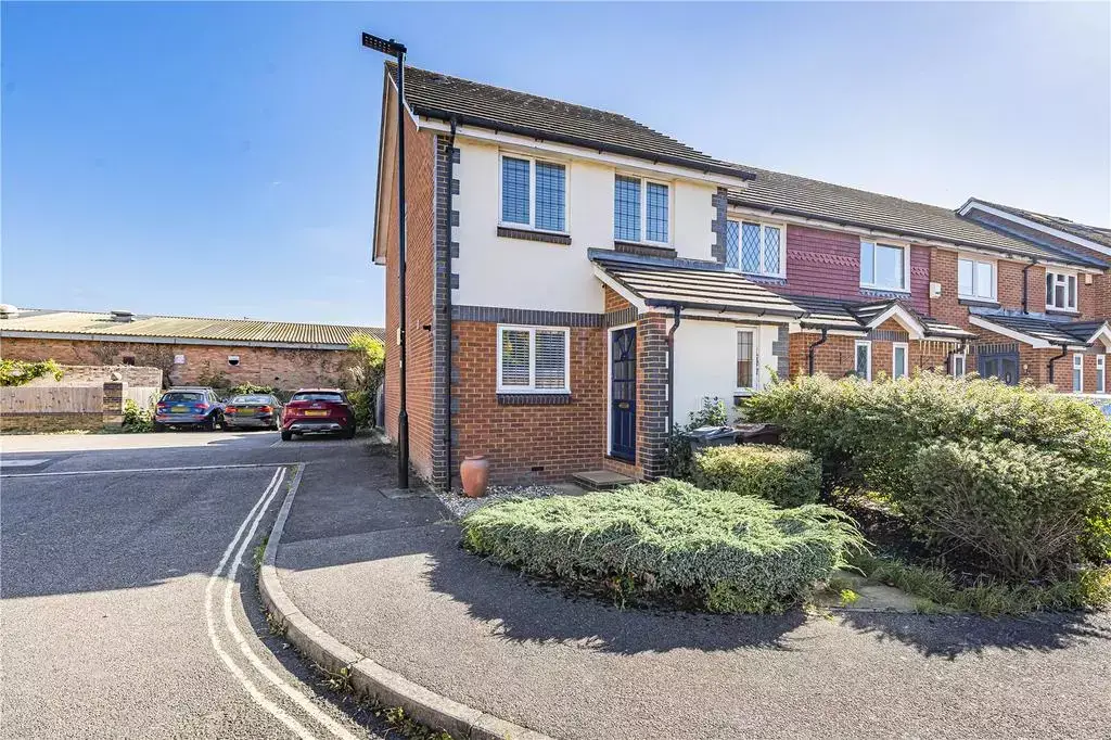 Looking in Isleworth?, undefined