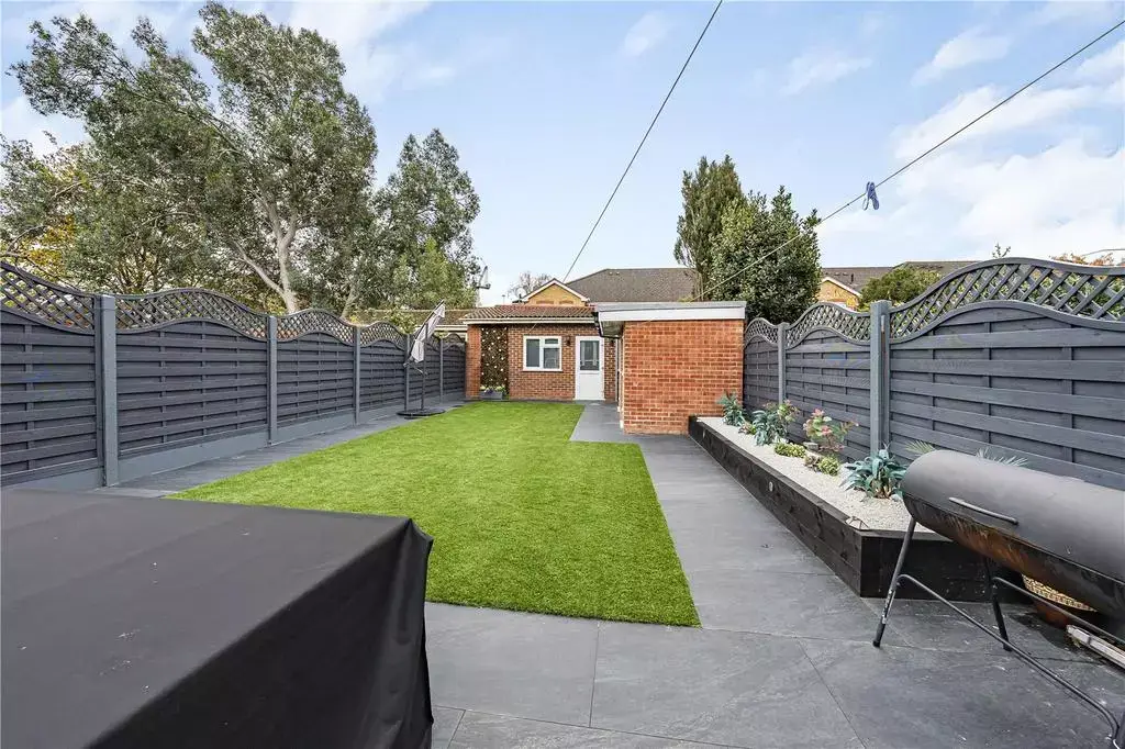 Looking in Isleworth?, undefined