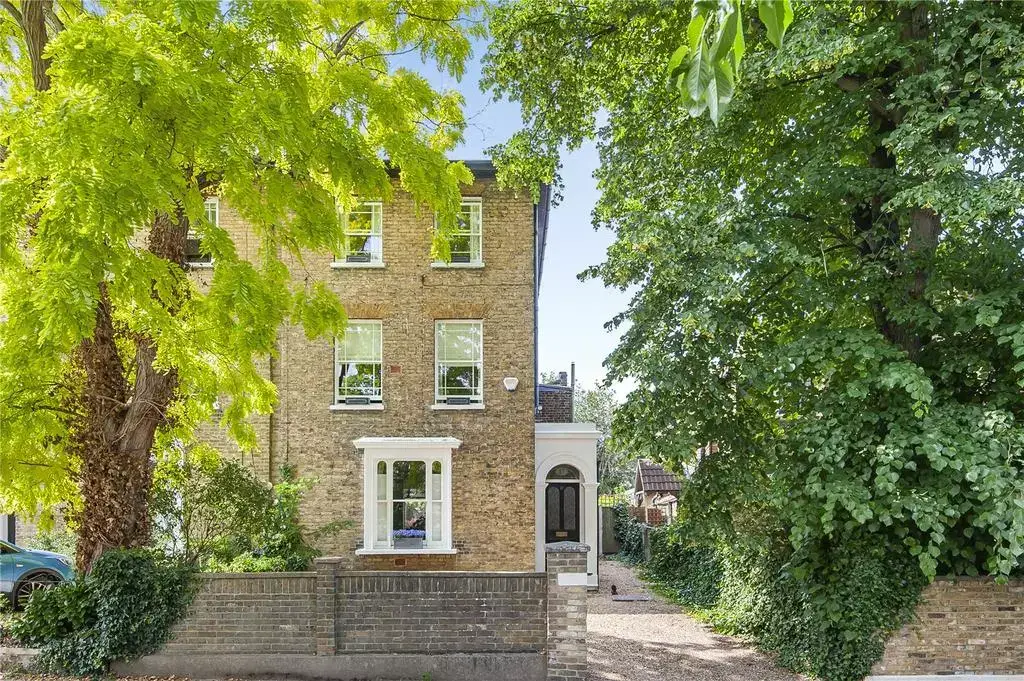 Looking in Isleworth?, undefined