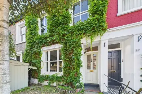 Looking in Twickenham?, undefined