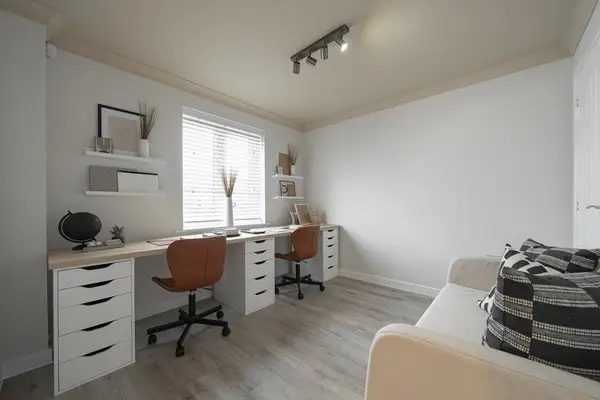 Live Close to the Coast & City, undefined