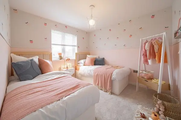 Live Close to the Coast & City, undefined