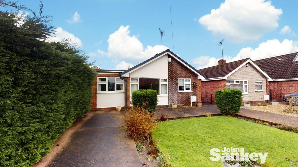 Sandgate Avenue, Mansfield Woodhouse 3 bed detached bungalow £170,000