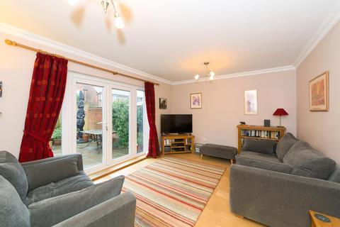 18 Horton Crescent, Epsom, KT19 8AA