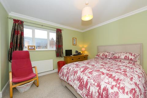 18 Horton Crescent, Epsom, KT19 8AA