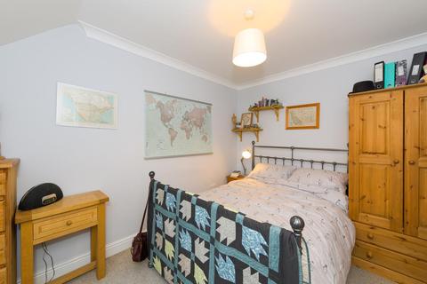 18 Horton Crescent, Epsom, KT19 8AA