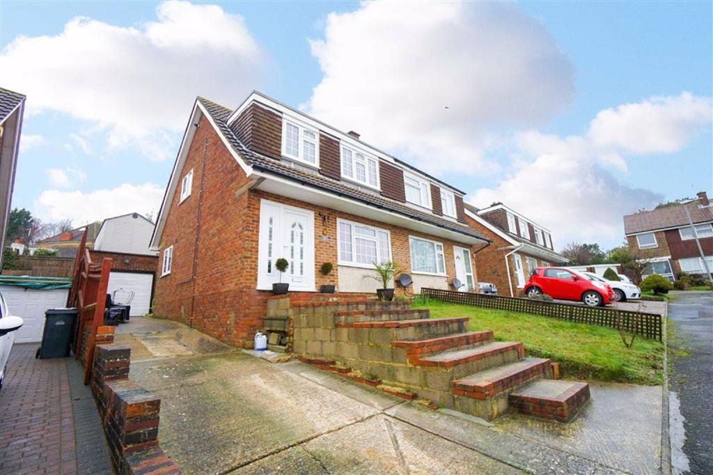 Abbotsfield Close, Hastings, East Sussex 3 bed semidetached house £