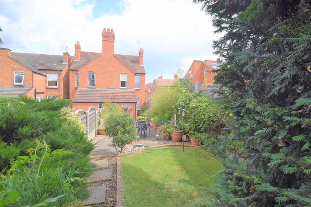 Woolhope Road, Battenhall, Worcester 3 bed semidetached house £220,000