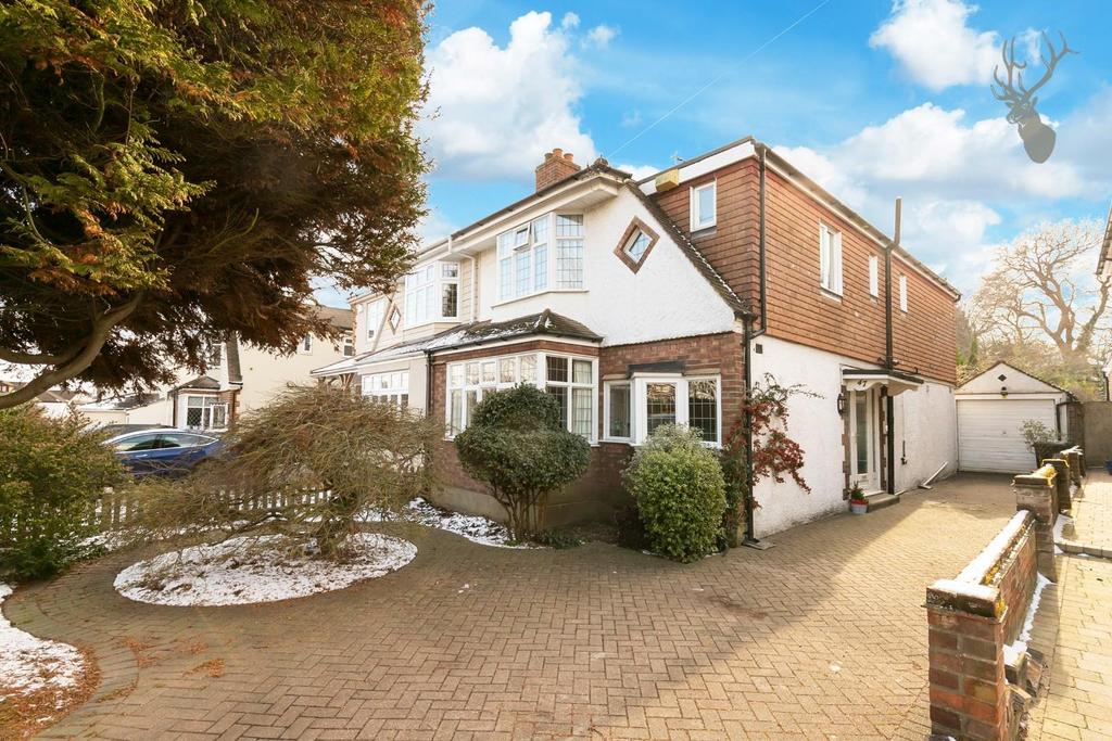 Crescent, Theydon Bois, Epping 4 bed semidetached house £875,000