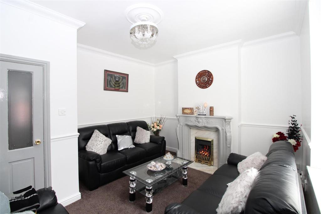 Milton Road, Eastwood, Rotherham, S65 4 bed detached house £140,000