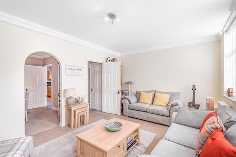 71a Stoneleigh Broadway, Epsom, KT17 2HP