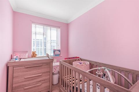 71a Stoneleigh Broadway, Epsom, KT17 2HP