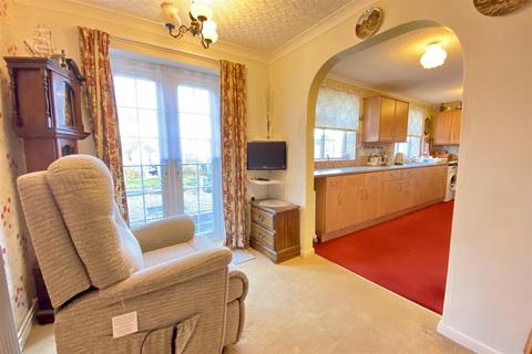 14 Colster Way, Colsterworth, Grantham, NG33 5JT