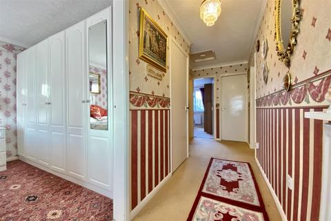 14 Colster Way, Colsterworth, Grantham, NG33 5JT