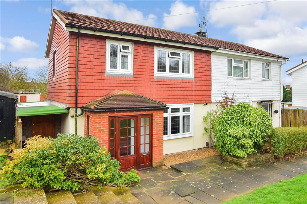 Brocket Way, Chigwell, Essex 3 bed semidetached house £390,000