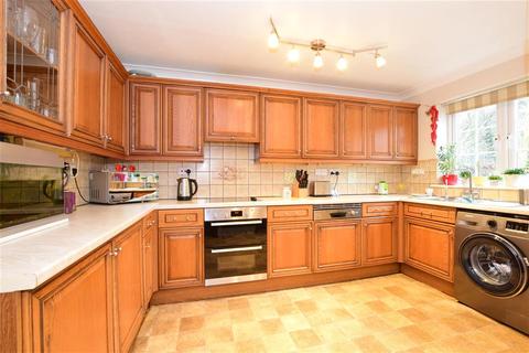5 bedroom end of terrace house for sale - Regency Close, Chigwell, Essex