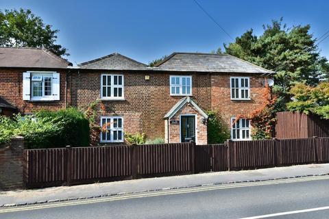 Yew Tree Cottage Wexham Street, Stoke Poges, Slough, SL3 6NB
