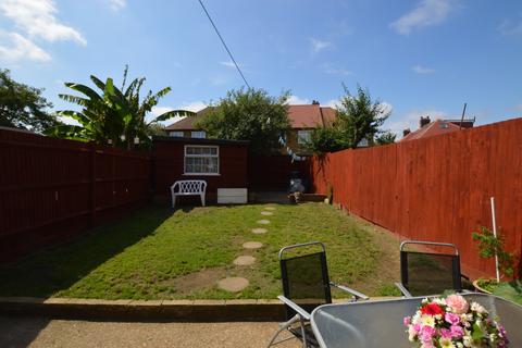193 Alnwick Road, London, SE12 9BU