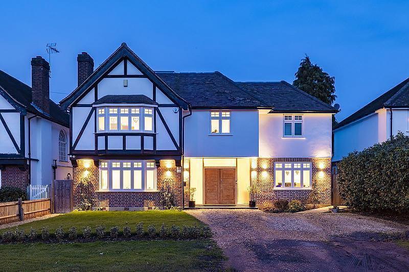 Oaken Lane, Claygate, Esher, KT10 5 bed detached house £1,800,000