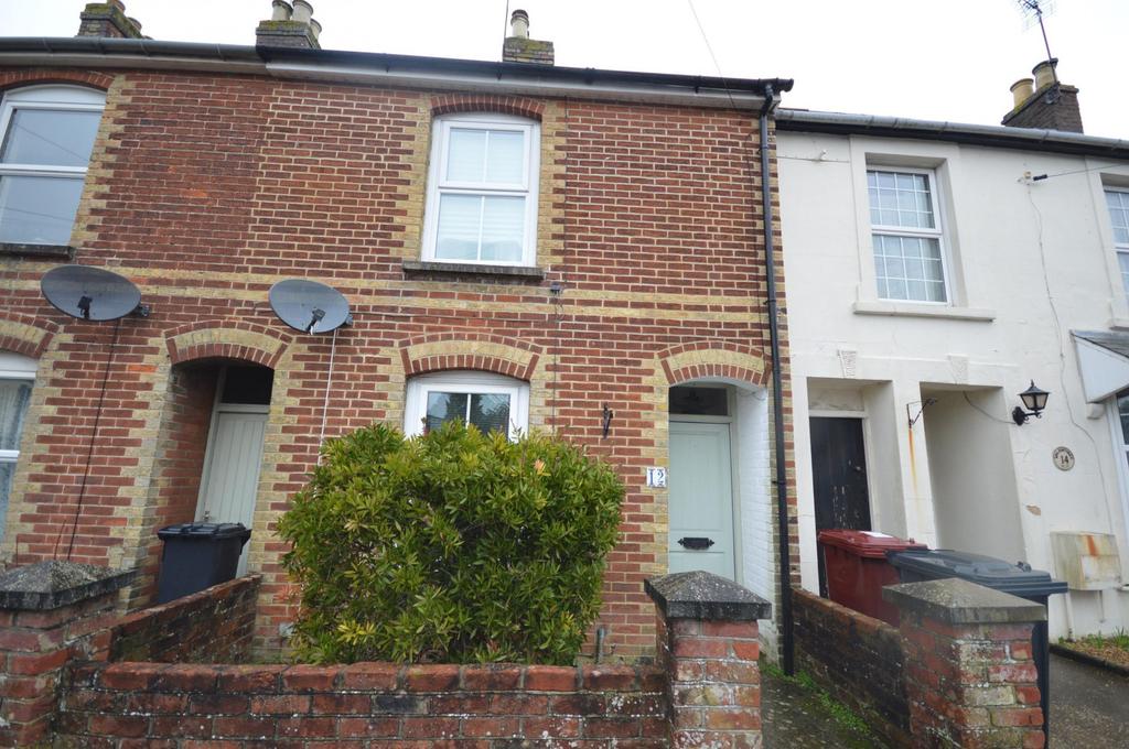 Cleveland Road, Chichester, PO19 3 bed terraced house £1,200 pcm (£