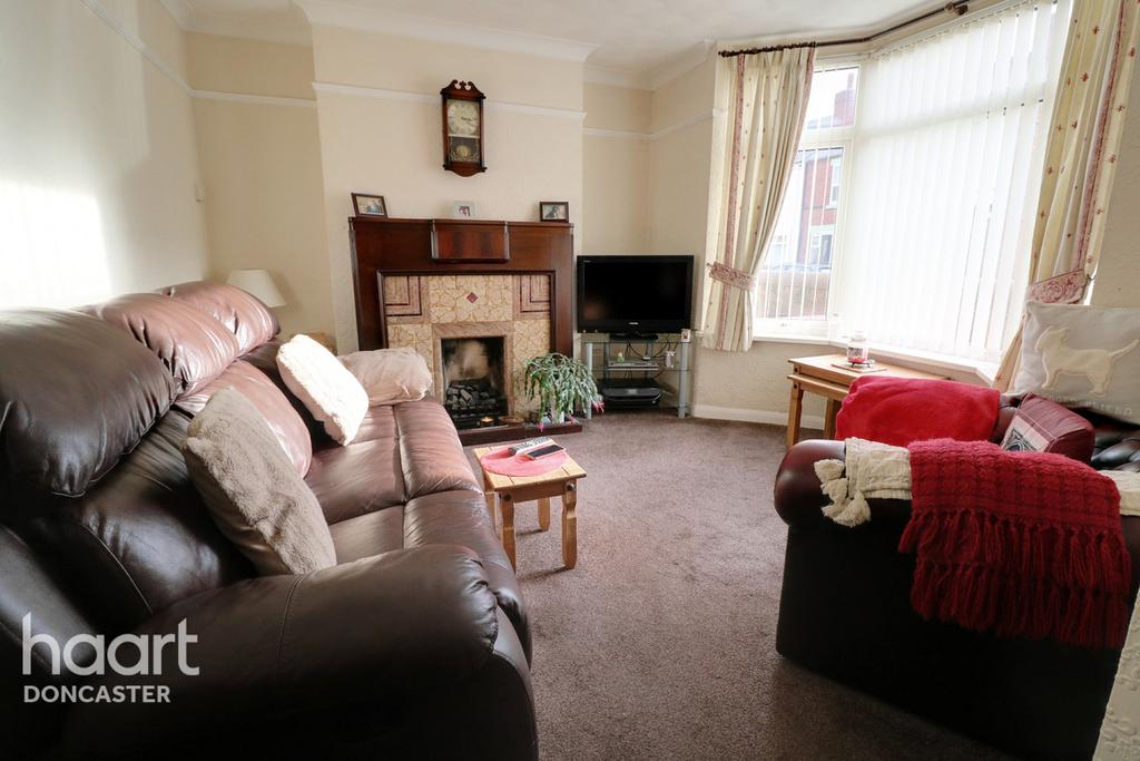 Washington Grove, Bentley, Doncaster 2 bed terraced house £90,000