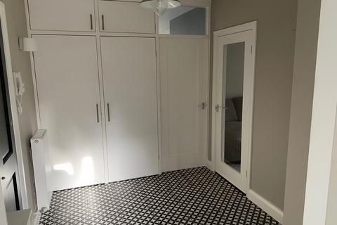 2 bedroom apartment to rent, Ashton Court, Moss Lane, Sale M33