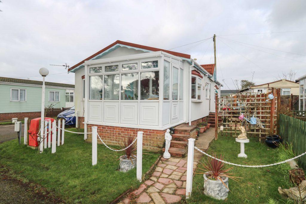 St Hermans Estate, Hayling Island 2 bed park home £205,000