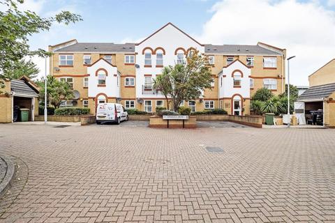 125 Angelica Drive, London, E6 6NT