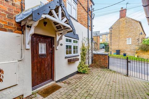 4 Chapel Row, Great Billing, Northampton, NN3 9DY