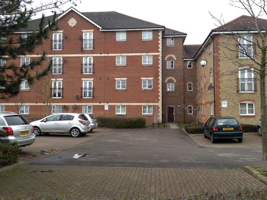 2 bedroom first floor flat available to let in  l