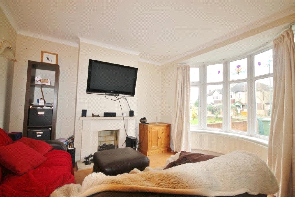 Gordon Close, Staines, Middlesex, TW18 3 bed semidetached house £495,000