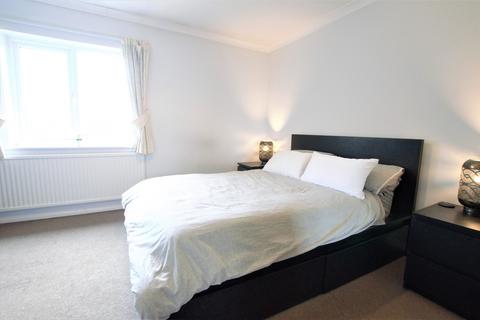 2 bedroom terraced house to rent, Aldbury Close, Jersey Farm, St Albans, AL4