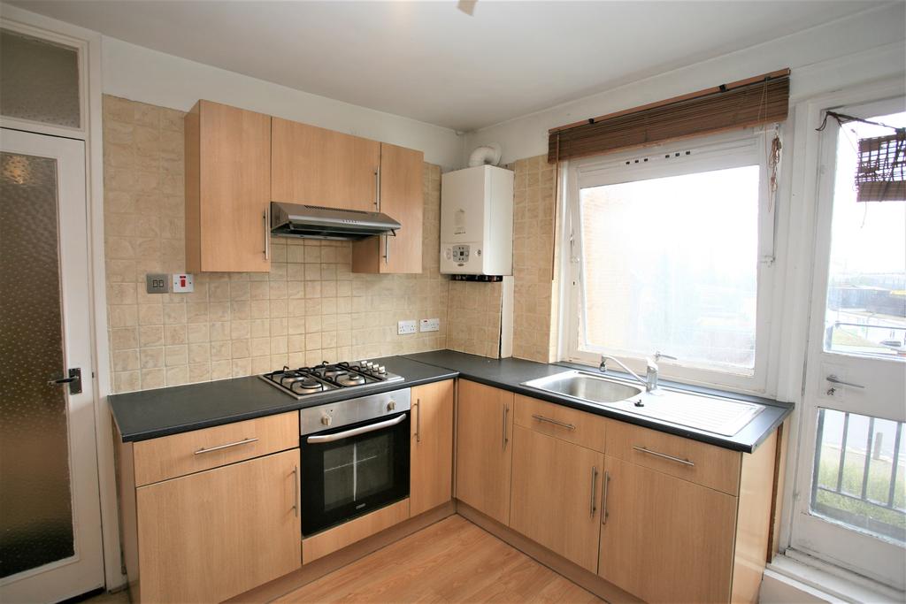 Sheepcote Lane, Battersea, SW11 5BU 2 bed flat £1,352 pcm (£312 pw)