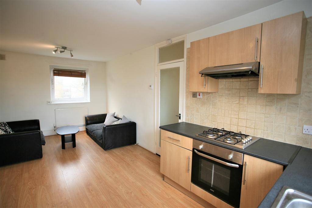 Sheepcote Lane, Battersea, SW11 5BU 2 bed flat £1,352 pcm (£312 pw)