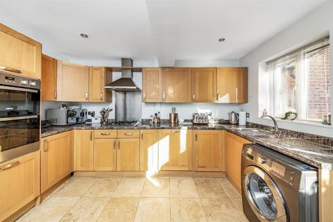 59 Middlecroft Drive, Strensall, York, YO32 5UP