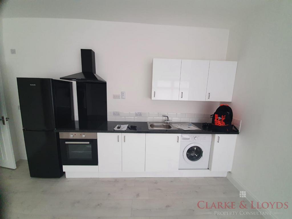 One bedroom flat available in Romford, RM3