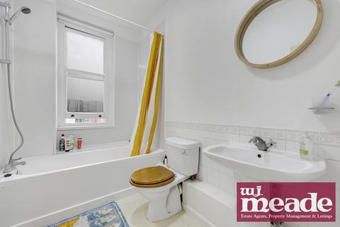 1 bedroom flat to rent, Empress Court, Hackney, E9