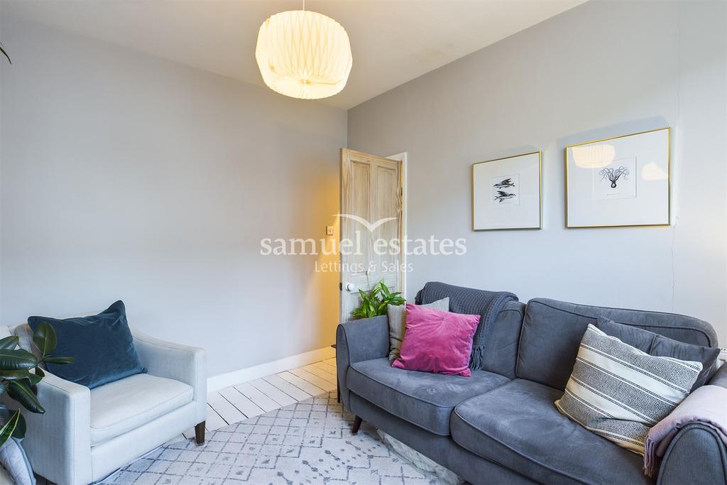Fairlight Road, Tooting, SW17 1 bed flat £1,350 pcm (£312 pw)