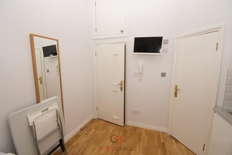 Studio to rent, Inverness Terrace, Bayswater, London, London  W2