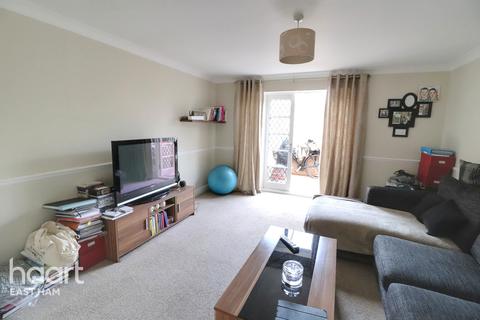 32 Kirkham Road, London, E6 5RY
