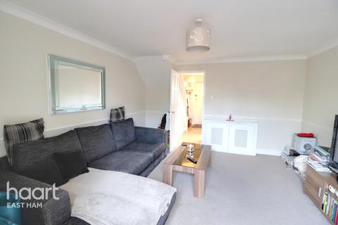 32 Kirkham Road, London, E6 5RY