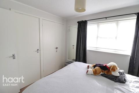 32 Kirkham Road, London, E6 5RY