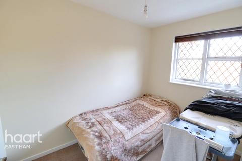 32 Kirkham Road, London, E6 5RY