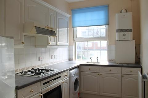 1 bedroom flat to rent, Gloucester Road, Redhill