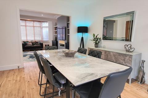 46 Cat Hill, Barnet, EN4 8HY