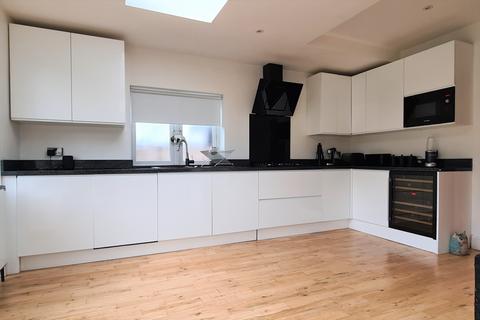 46 Cat Hill, Barnet, EN4 8HY
