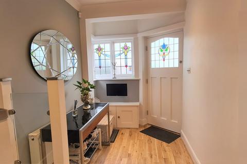 46 Cat Hill, Barnet, EN4 8HY