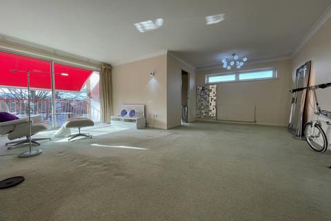 Flat 39, Spruce Park Cumberland Road, Bromley, BR2 0EH